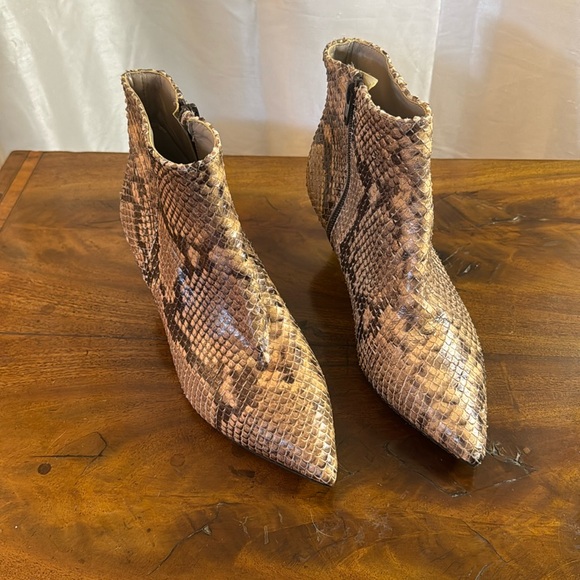 NEW!! Cordani Garvie Python Snake print bootie - Picture 1 of 5